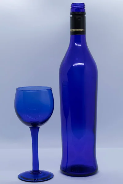 Copo Vinho Vidro Azul Garrafa Vinho Azul — Fotografia de Stock