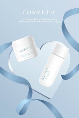 Mavi zemin üzerinde kalp şekli plakası ve kurdelesiyle kozmetik ürün reklamları şablonu.