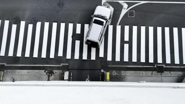 汽车从一座建筑物里出来 — 图库视频影像