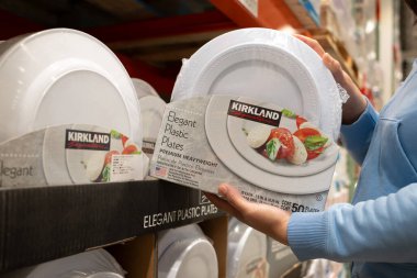 Costco 'da Kirkland Plastik Tabakları