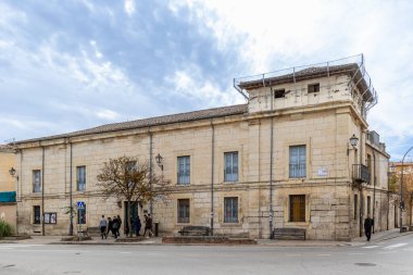 Madrid, İspanya - 29 Ekim 2022: Madrid, İspanya 'daki Ortaçağ şehri Torrelaguna' nın tarihi binaları