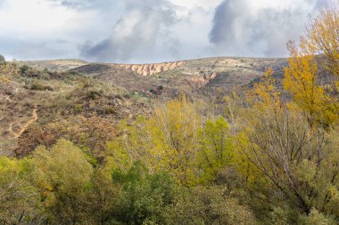 Madrid bölgesi Ponton de la Oliva olarak bilinir. 1880 'den beri kullanılmayan ve terk edilmiş bir su deposu vardır.