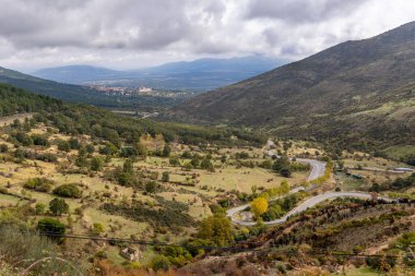 Yeşil Haç Limanı 'ndan San Lorenzo de El Escorial Kraliyet Koltuğu manzarası