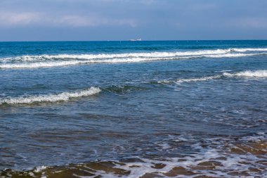 La Barrosa plajı, sular çekildiğinde, Sancti Petri, Chiclana de la Frontera, Cadiz, İspanya