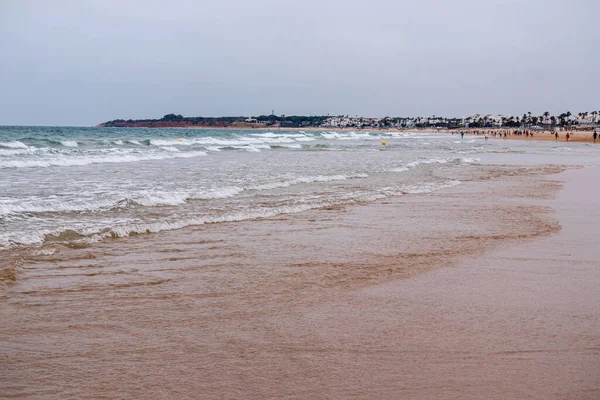 バラビーチ 干潮時 サンティ ペトリ チクラナ フロンテーラ カディス スペイン — ストック写真
