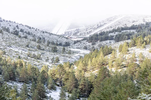 Paisaje Ligeramente Nevado Con Primera Nevada Sierra Guadarrama Madrid — Foto de Stock