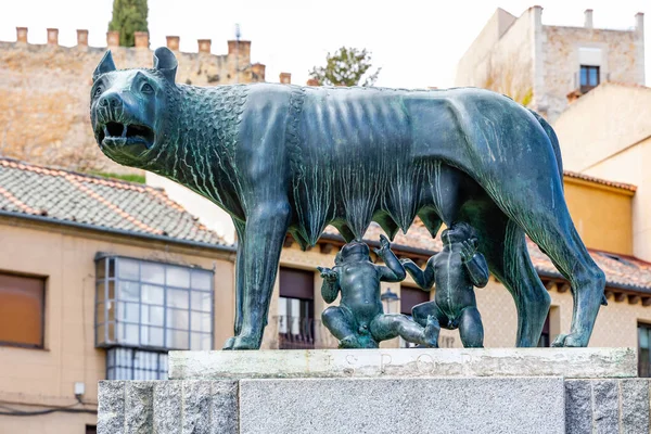 Uitzicht Historische Gebouwen Straten Van Segovia Met Toeristen Onder Straten — Stockfoto