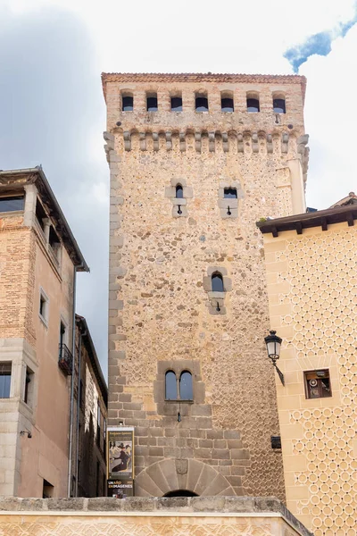 Vistas Los Edificios Históricos Las Calles Segovia Con Turistas Caminando —  Fotos de Stock