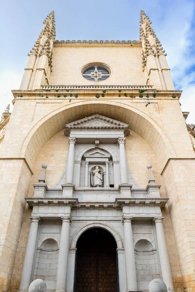 Spanya Nın Başkenti Segovia Turistlerin Sokaklarda Yürüdüğü Tarihi Binaların Manzarası — Stok fotoğraf