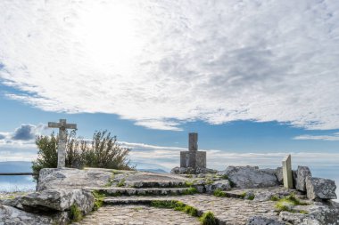 İspanya 'nın A Guarda şehrinde minho nehrinin İspanya' yı ve Portekiz 'i ayırdığı Santa Tegra Dağı' ndan panoramik manzara