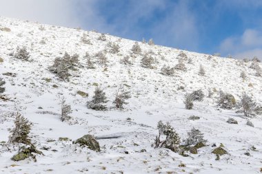 Madrid dağlarındaki Glacial Lagoon bölgesinin adı Laguna Grande de Penalara