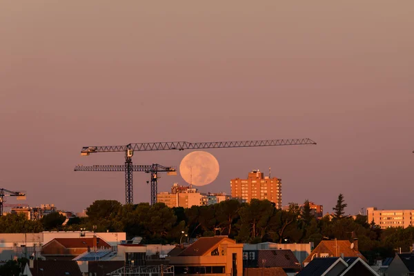 Lua Sobre Quatro Torres Cidade Madrid — Fotografia de Stock