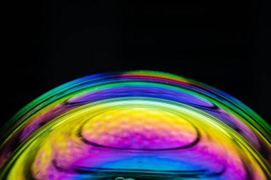 siyah arka plan üzerine izole kabarcık