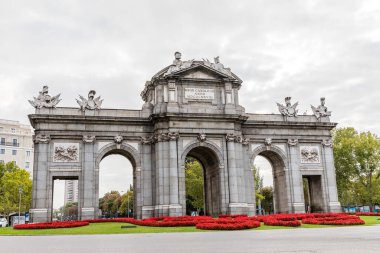 Madrid, İspanya Puerta de Alcala kapısında.