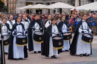 At Easter, in the main square of Madrid, every year an tamborrada held by a brotherhood coming from Zaragoza