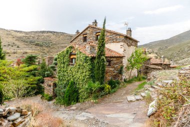 Town houses Patones de Arriba in the province of Madrid, Spain.