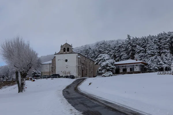 Otoczenie Pustelni Hontanares Riaza Segovia Podłożem Pokrytym Śniegiem — Zdjęcie stockowe