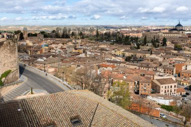 İspanya 'daki Toledo' nun çatılarına bir çok turist bakış açısından bakmak