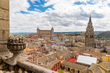 İspanya 'daki Toledo' nun çatılarına bir çok turist bakış açısından bakmak
