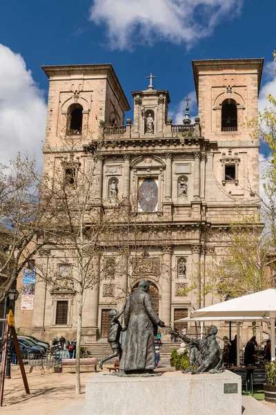 スペインのトレドの街の詳細は その多くの観光の観点から — ストック写真