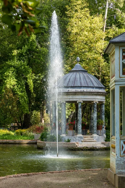 Kinesisk Damm Prince Trädgårdar Den Kungliga Trädgården Aranjuez Romantiska Tempel — Stockfoto