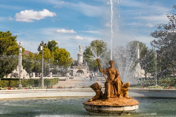 Fontana Nel Periodo Autunnale Nei Giardini Principe Aranjuez Madrid Spagna — Foto Stock