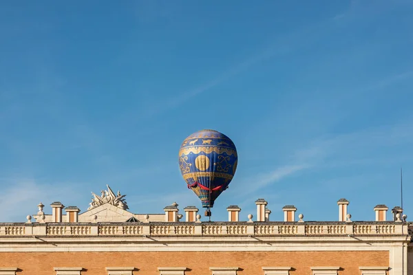 Horkovzdušný Balón Zahradách Palacio Aranjuez Madridu — Stock fotografie