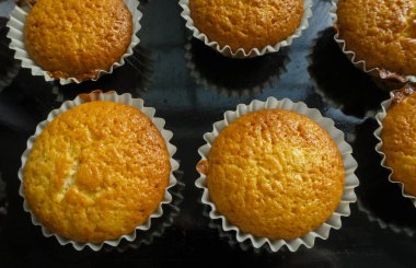 Ev yapımı kek yapma süreci