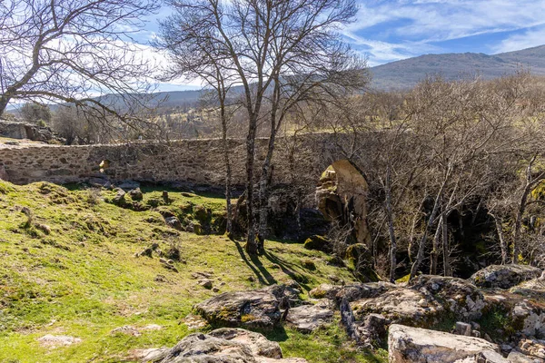 Lozoya Fluss Madrid Fließt Zwischen Den Granitfelsen — Stockfoto