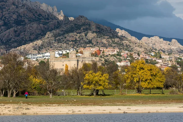 Staden Manzanares Real Madrid Med Höstens Färger Sina Träd — Stockfoto