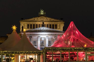 crystal lamps at Christmas market, Humboldt Forum, Berlin, Federal Republic of Germany