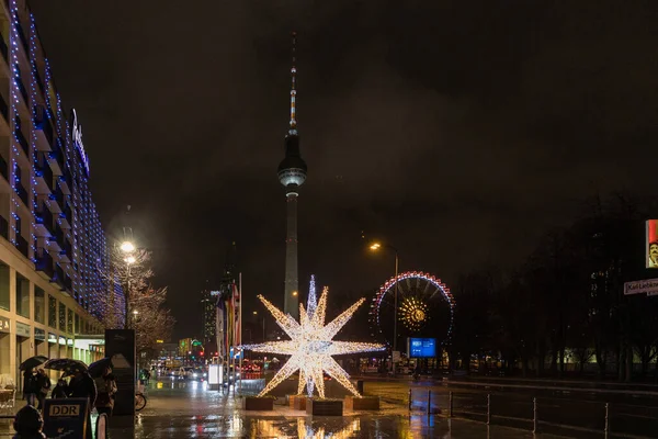 Almanya Nın Alexanderplatz Kentindeki Ünlü Kulesiyle Berlin Gökyüzü Manzarası — Stok fotoğraf