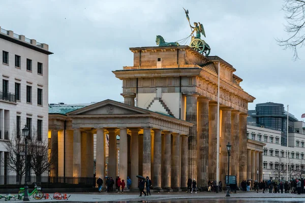 著名的勃兰登堡门在柏林 — 图库照片