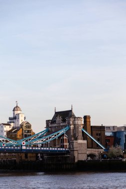 Londong 'u Thames Nehri' ndeki Southwark 'a bağlayan İkonik Kule Köprüsü