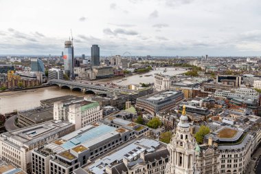 Londra 'nın çatılarını Katedral' in gözlem güvertesinden görmek