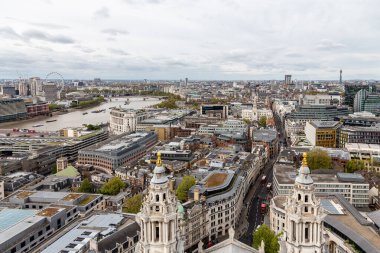 Londra 'nın çatılarını Katedral' in gözlem güvertesinden görmek