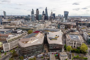 Londra 'nın çatılarını Katedral' in gözlem güvertesinden görmek