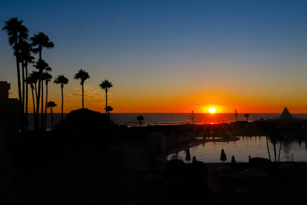 Ηλιοβασίλεμα Στην Παραλία Barrosa Στο Sancti Petri Cadiz Ισπανία — Φωτογραφία Αρχείου