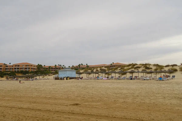 西班牙卡迪兹Chiclana Frontera Sancti Petri的La Barrosa海滩低潮 — 图库照片