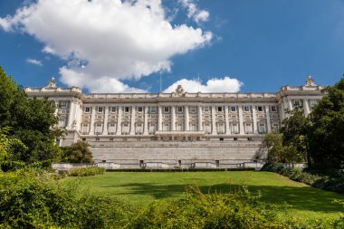 Madrid 'de Kampo del Moro denilen halk bahçeleri.