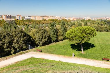 Madrid 'deki Manzanares lineer parkı