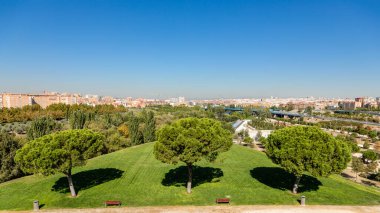 Madrid 'deki Manzanares lineer parkı