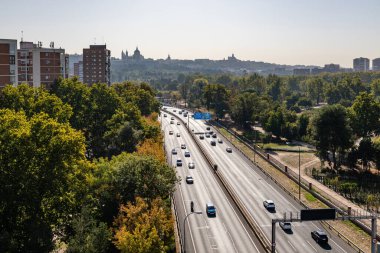 Madrid manzarası Casa de Campo teleferiğinden