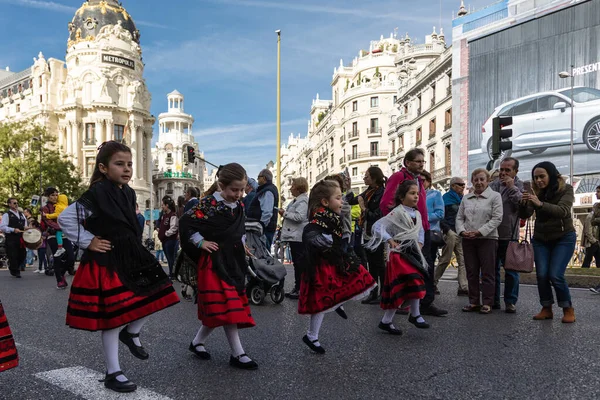 Folkloristische Groepen Het Traditionele Festival Transhumancia Straten Van Madrid — Stockfoto