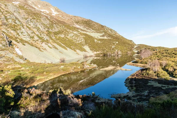 Laguna Pochodzenia Lodowcowego Porcie Leitariegos Asturii Hiszpania — Zdjęcie stockowe
