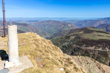 İspanya 'nın Asturias şehrinde Leitariegos vadisinde Cueto de Arbas adında bir dağ