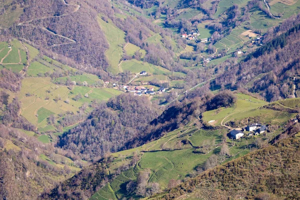 Widok Dolinę Lietariegos Asturii Hiszpania Szczytu Góry Zwanej Cueto Arbas — Zdjęcie stockowe