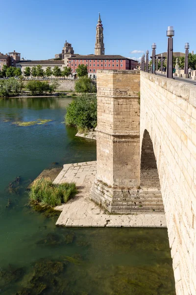 Zaragoza España Mayo 2023 Puente Medieval Llamado Puente Piedra Que — Foto de Stock