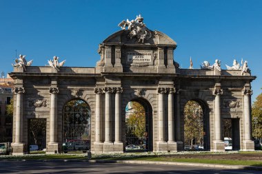 Madrid, İspanya Puerta de Alcala kapısında.