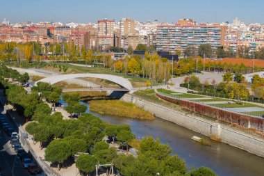 Madrid bölgesi, Madrid-rio olarak bilinir, Manzanares nehrinin yanında.